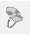 Anillo ajustable oval con textura en plata de ley