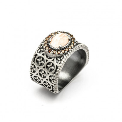 Anillo ancho de plata ojo de gato rosa y circonitas brown